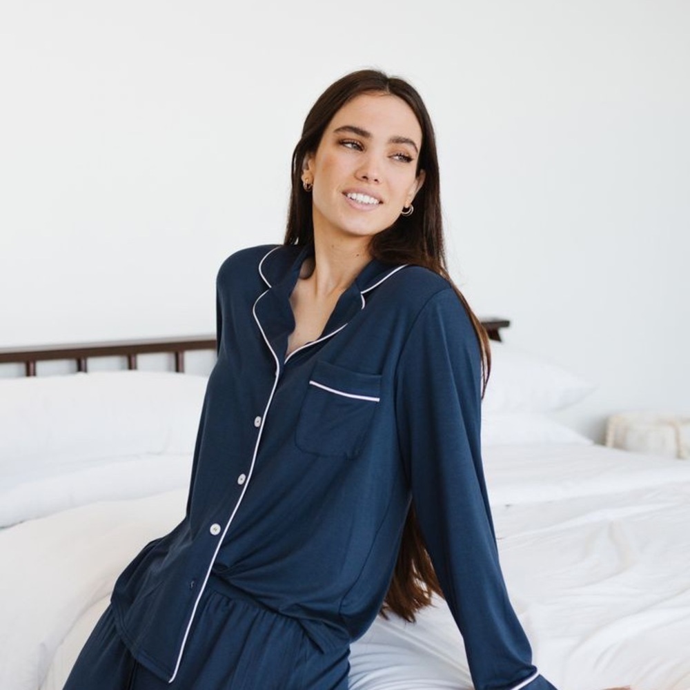 Cozy Earth Bamboo Stretch-Knit Long Sleeve Pajama Set Navy - Picture 3 of 12